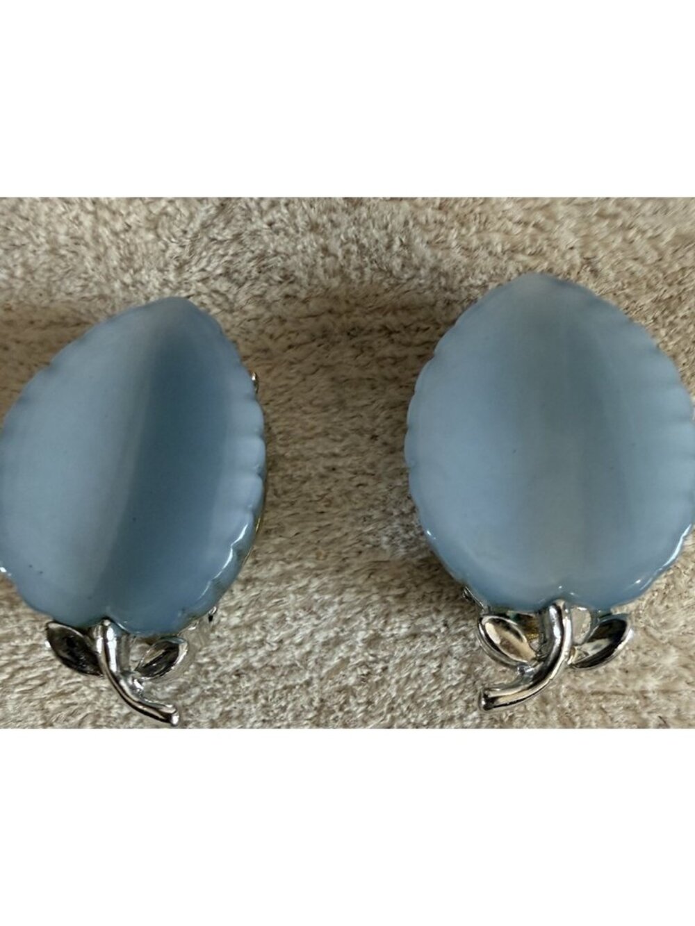 LISNER Vintage Clip Earrings Silver Tone Blue Thermoset Lucite